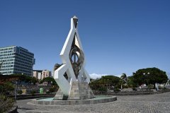 escultura móvil césar manrique, santa cruz de tenerife